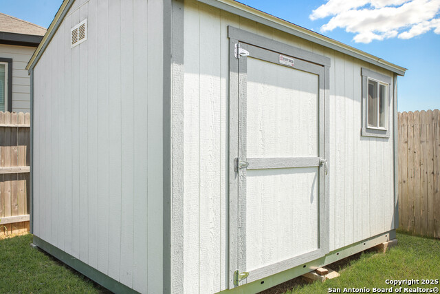 Image 36 of 41 For 6908 Opus Lane