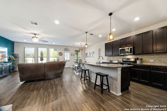 Image 8 of 40 For 7613 Harvest Bay