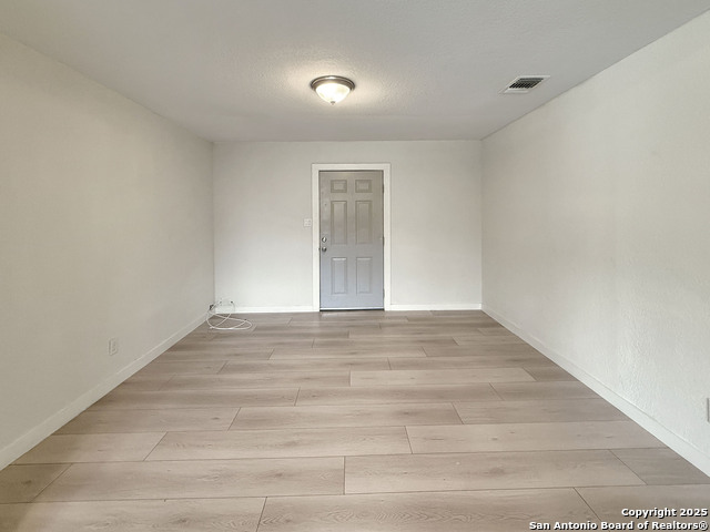 Image 14 of 22 For 131 Los Arboles