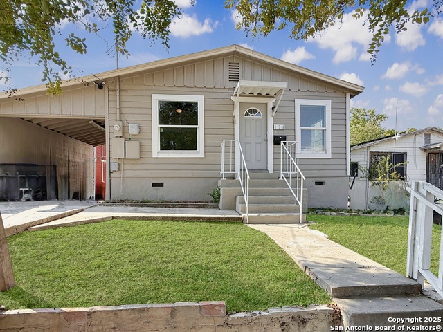 Image 2 of 22 For 131 Los Arboles