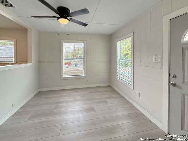 Image 7 of 22 For 131 Los Arboles