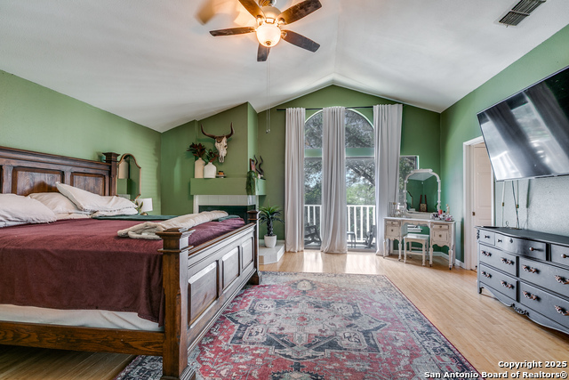 Image 17 of 25 For 3207 Green Spg