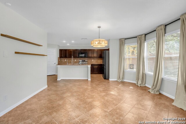 Image 23 of 48 For 10838 Black Wolf Bay