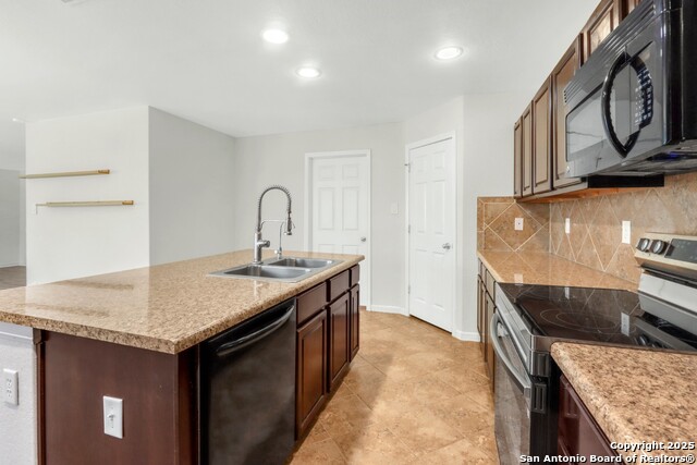 Image 38 of 48 For 10838 Black Wolf Bay