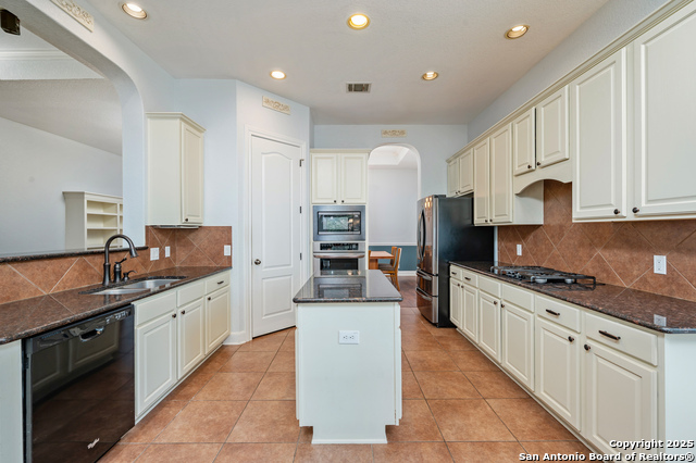 Image 11 of 22 For 331 Arendes