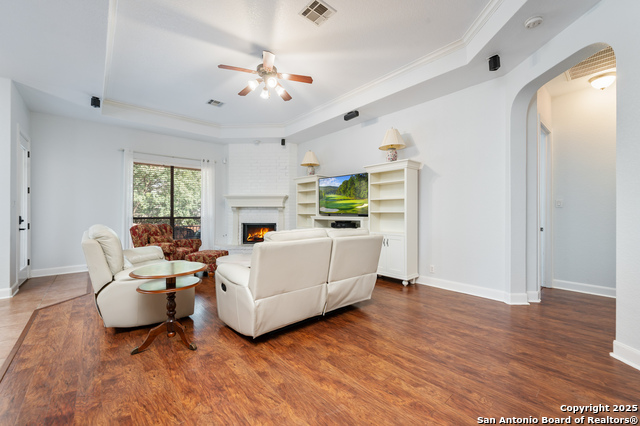 Image 2 of 22 For 331 Arendes