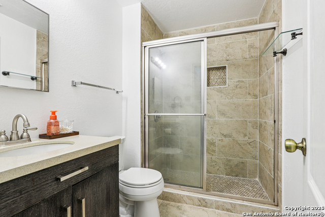 Image 18 of 37 For 8915 Gathering Pass