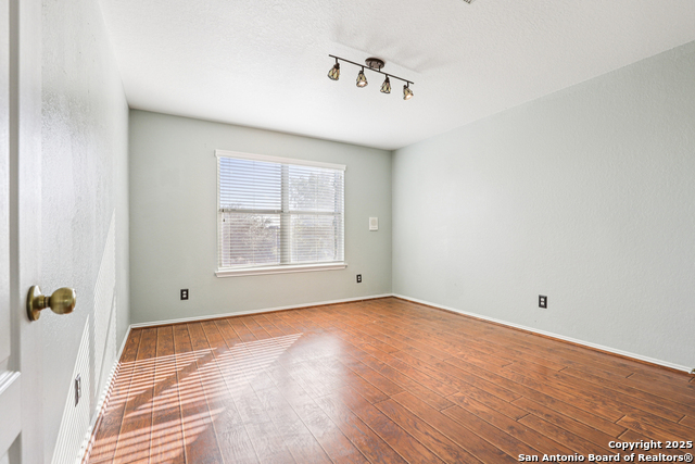 Image 22 of 37 For 8915 Gathering Pass