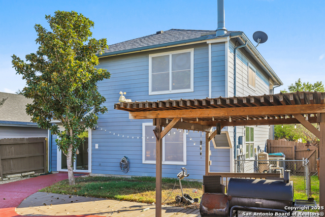 Image 32 of 37 For 8915 Gathering Pass