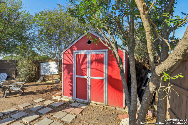 Image 35 of 37 For 8915 Gathering Pass