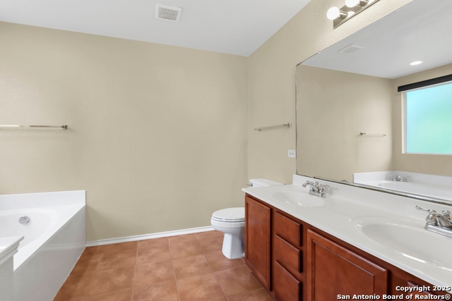 Image 11 of 39 For 1411 Sunset Lake