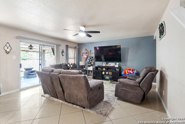 Listing photo id 9 for 11366 Victory Cavern