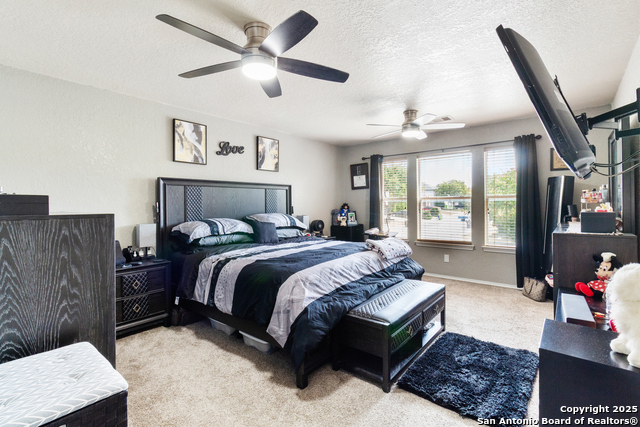 Listing photo id 17 for 11366 Victory Cavern