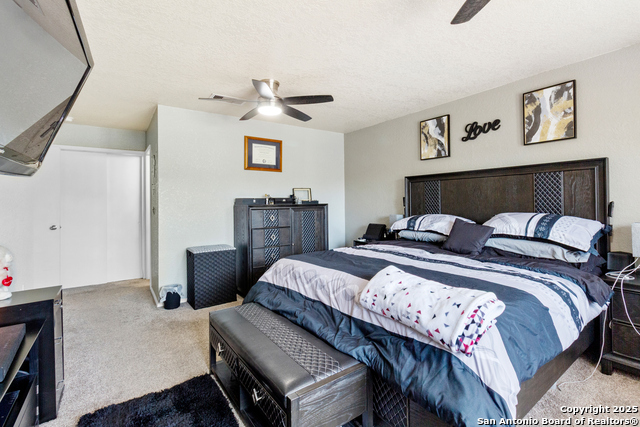 Listing photo id 18 for 11366 Victory Cavern