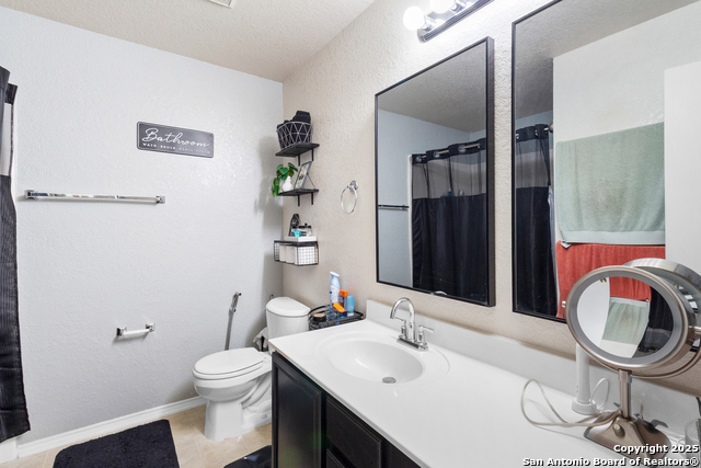 Listing photo id 19 for 11366 Victory Cavern