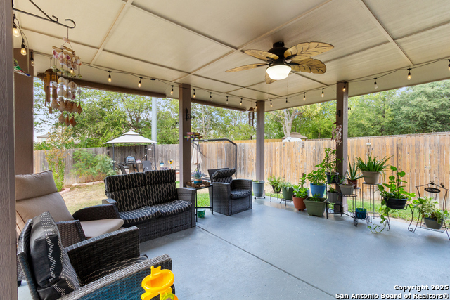 Listing photo id 20 for 11366 Victory Cavern