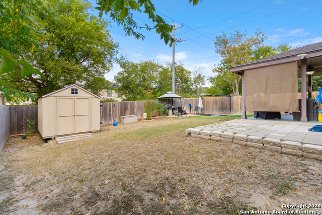 Listing photo id 21 for 11366 Victory Cavern