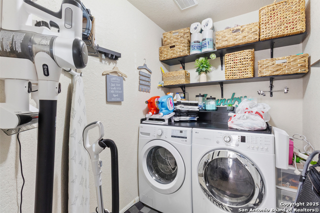 Listing photo id 5 for 11366 Victory Cavern