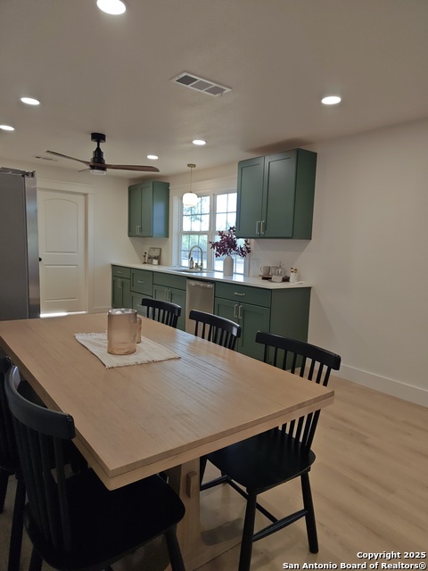 Image 14 of 38 For 371 Rose Blvd