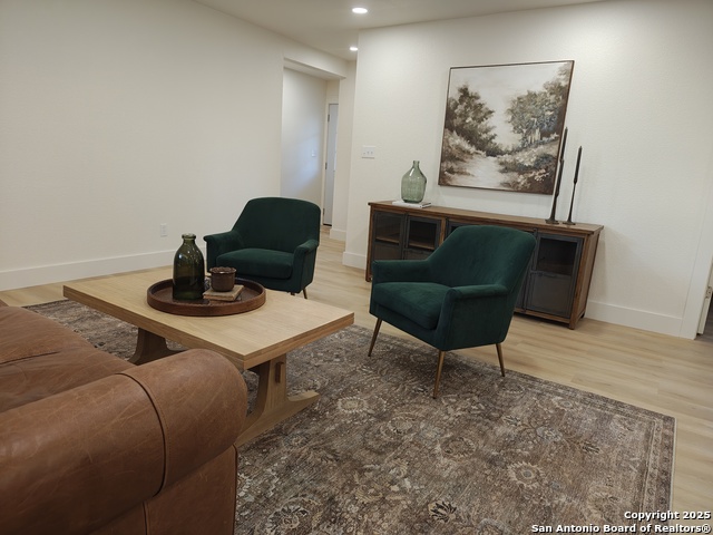 Image 15 of 38 For 371 Rose Blvd