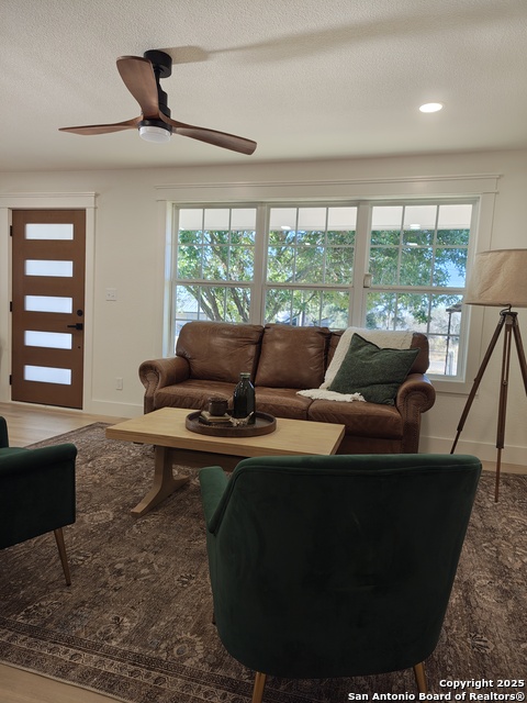 Image 16 of 38 For 371 Rose Blvd