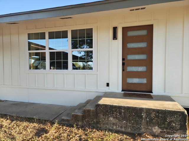 Image 2 of 38 For 371 Rose Blvd