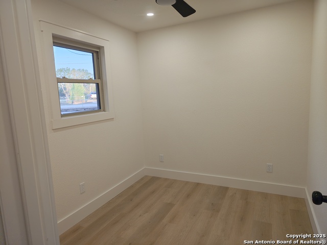 Image 22 of 38 For 371 Rose Blvd