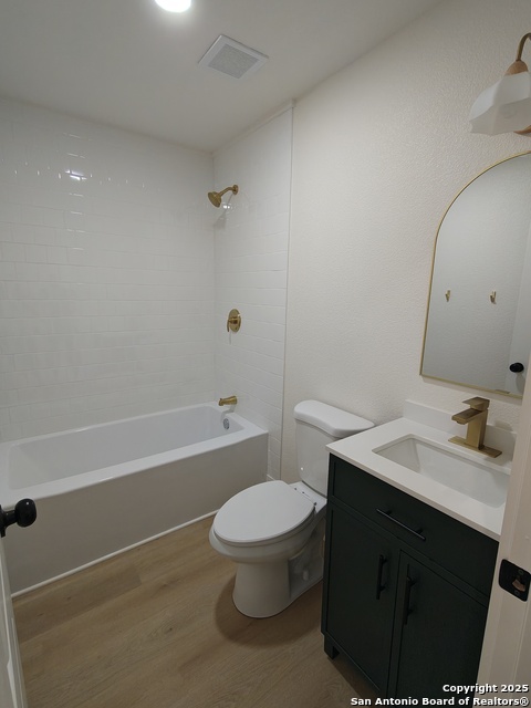 Image 27 of 38 For 371 Rose Blvd