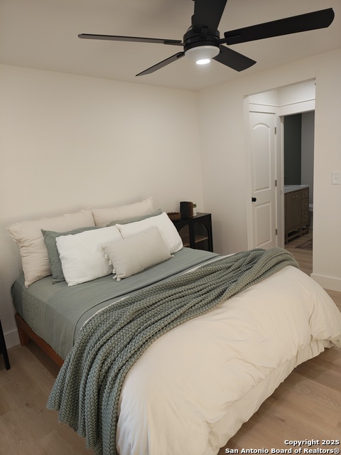 Image 31 of 38 For 371 Rose Blvd