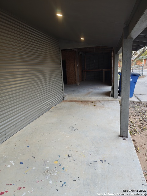 Image 34 of 38 For 371 Rose Blvd