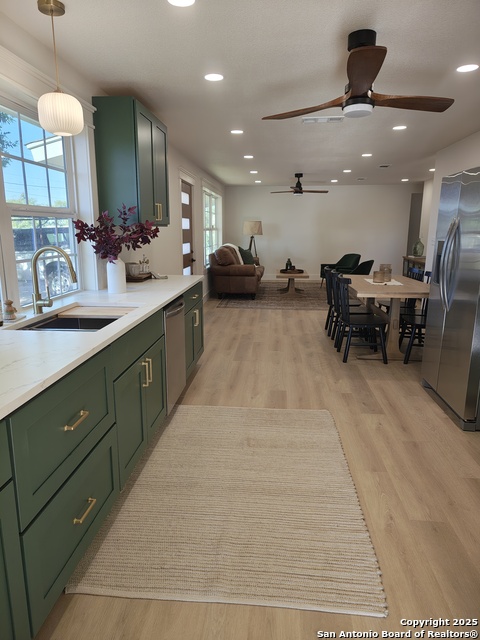 Image 8 of 38 For 371 Rose Blvd