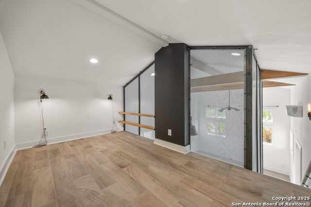 Image 12 of 33 For 417 N Olive  