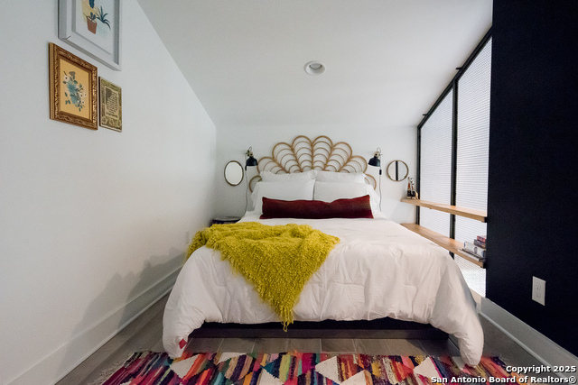 Image 13 of 33 For 417 N Olive  