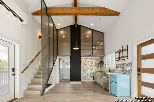 Image 2 of 33 For 417 N Olive  