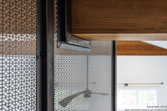 Image 24 of 33 For 417 N Olive  