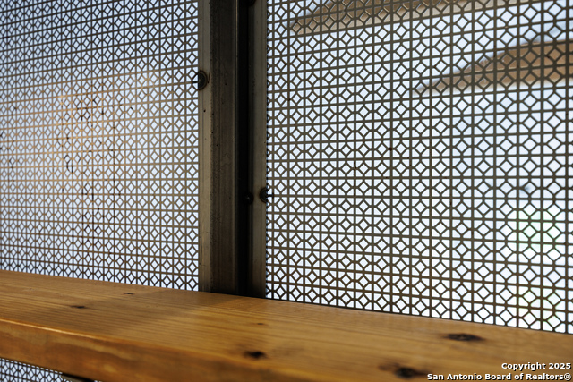 Image 25 of 33 For 417 N Olive  