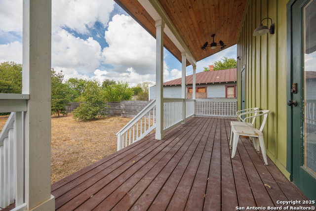 Image 28 of 33 For 417 N Olive  