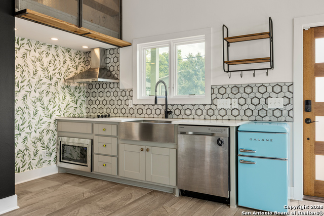 Image 7 of 33 For 417 N Olive  