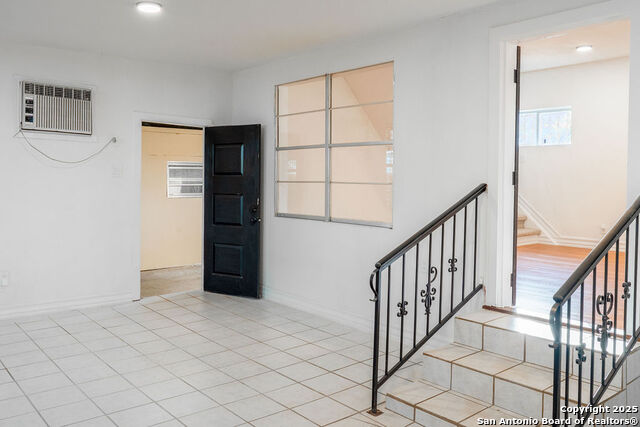 Listing photo id 11 for 1730 Mistletoe