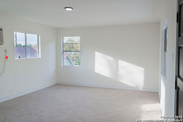 Listing photo id 16 for 1730 Mistletoe