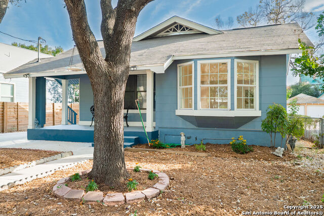 Listing photo id 0 for 1730 Mistletoe