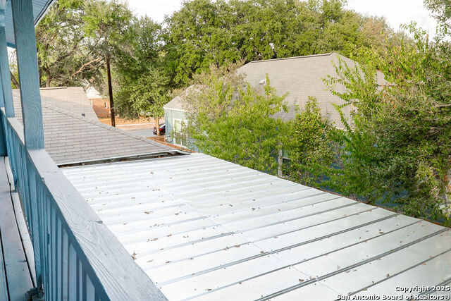 Listing photo id 19 for 1730 Mistletoe