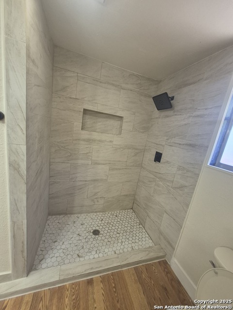 Listing photo id 30 for 1730 Mistletoe