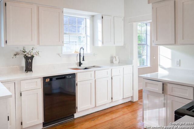 Listing photo id 6 for 1730 Mistletoe