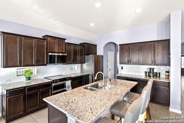 Listing photo id 11 for 1918 Sunspur Rd