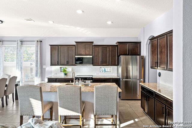 Listing photo id 12 for 1918 Sunspur Rd