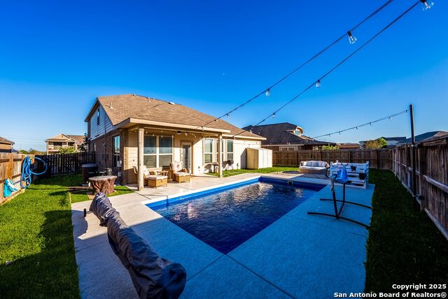 Listing photo id 38 for 1918 Sunspur Rd