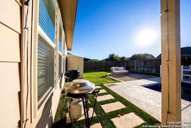 Listing photo id 41 for 1918 Sunspur Rd