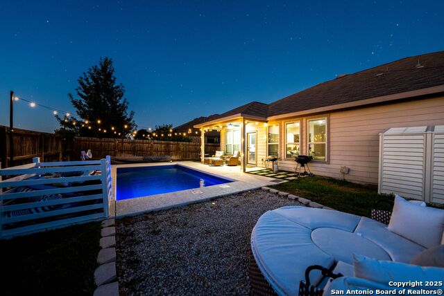 Listing photo id 43 for 1918 Sunspur Rd