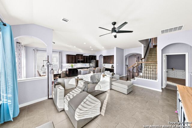 Listing photo id 7 for 1918 Sunspur Rd